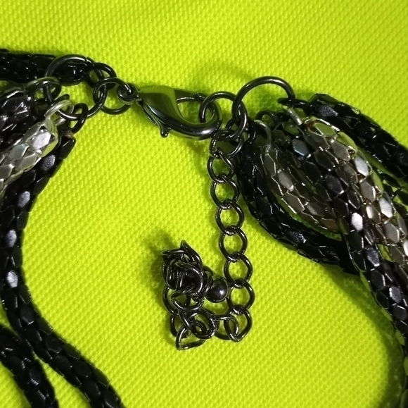Two tone black silvertone mesh multi layer knot necklace - Picture 3 of 4
